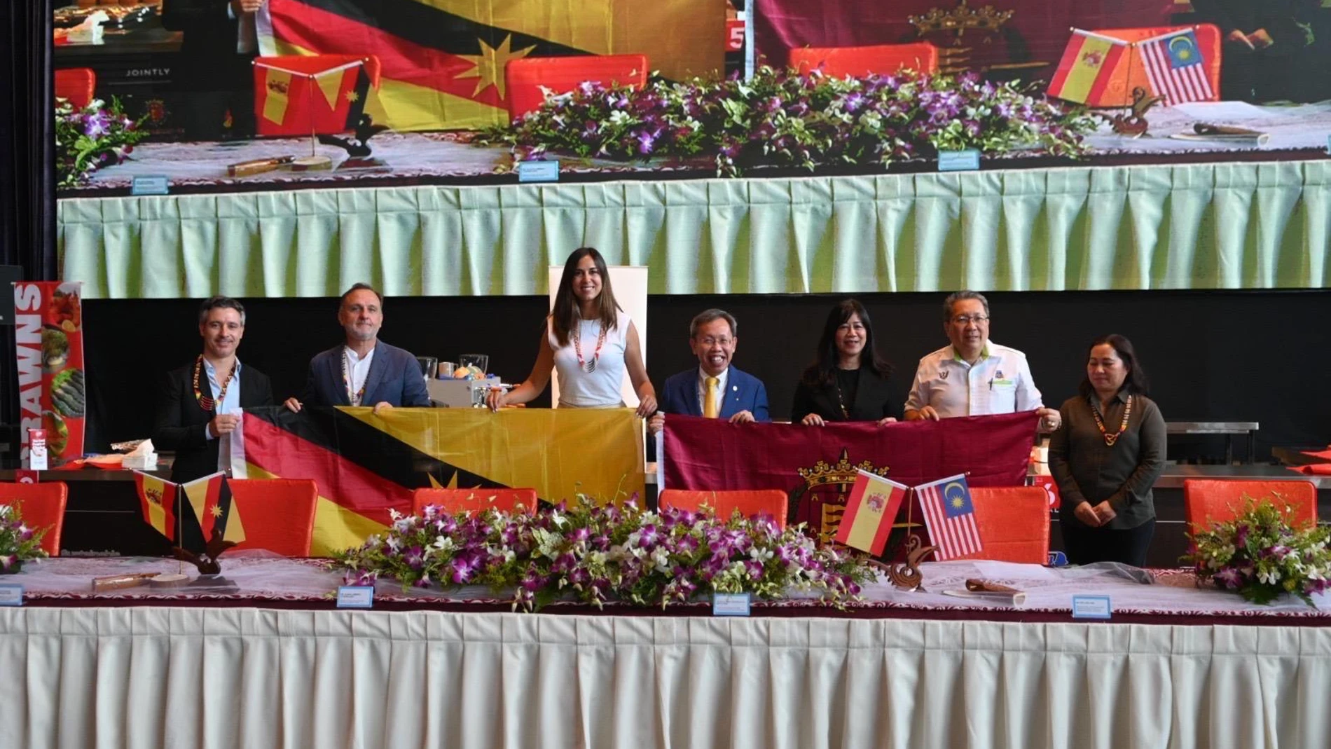 La concejala, Blanca Jiménez, ha inaugurado el concurso junto con el ministro de Salud Pública, Vivienda y Gobierno Local, Datuk Amar Dr Sim Kui Hian, la presidenta de la Organización, Sim Ling Ling, y el director del Ministerio de Turismo, Artes y Cultura de Malasia, Debbie Jenggut Nyelang