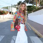 Influencer con look veraniego.