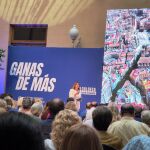 La alcaldesa ha llenado a rebosar el Palacio de la Exposición, en Valencia