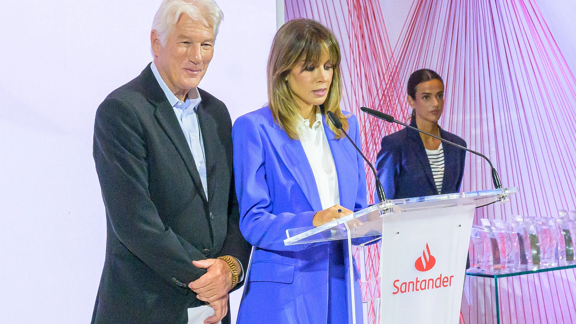 Alejandra Gere y Richard Gere asistieron a este evento como miembros del patronato de HOGAR SÍ.