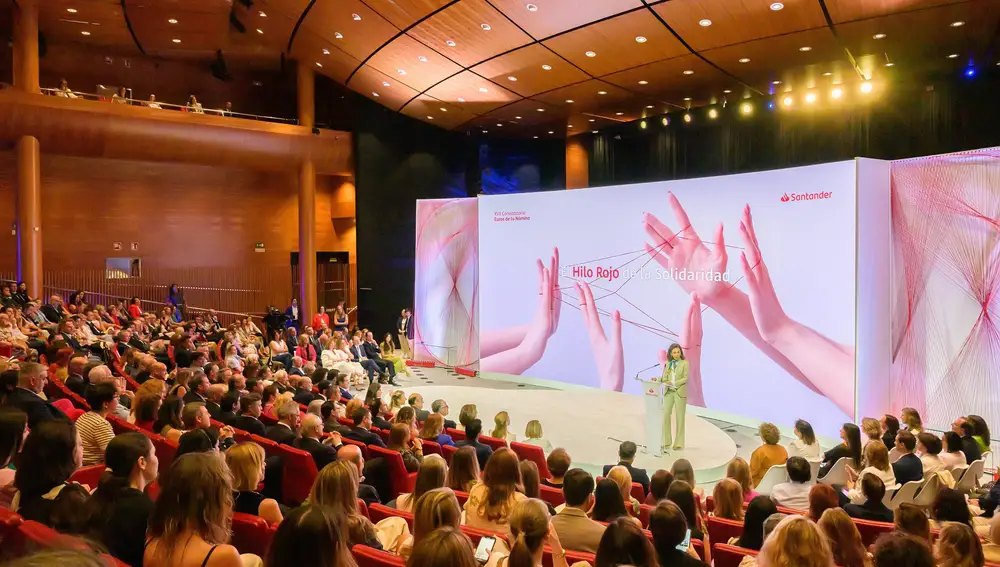 Banco Santander ha destinado 650.000 euros a las 17 ONG a través de su iniciativa 'Euros de tu Nómina'.