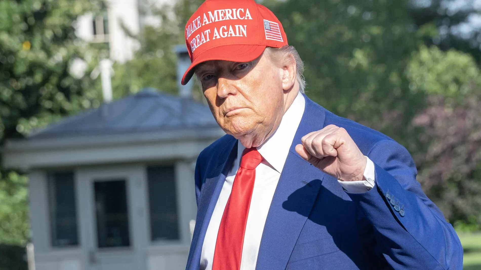 Economía.-Trump vuelve a exigir a la Fed que baje los tipos y carga contra Powell, al que tacha de "tonto" y "testarudo"