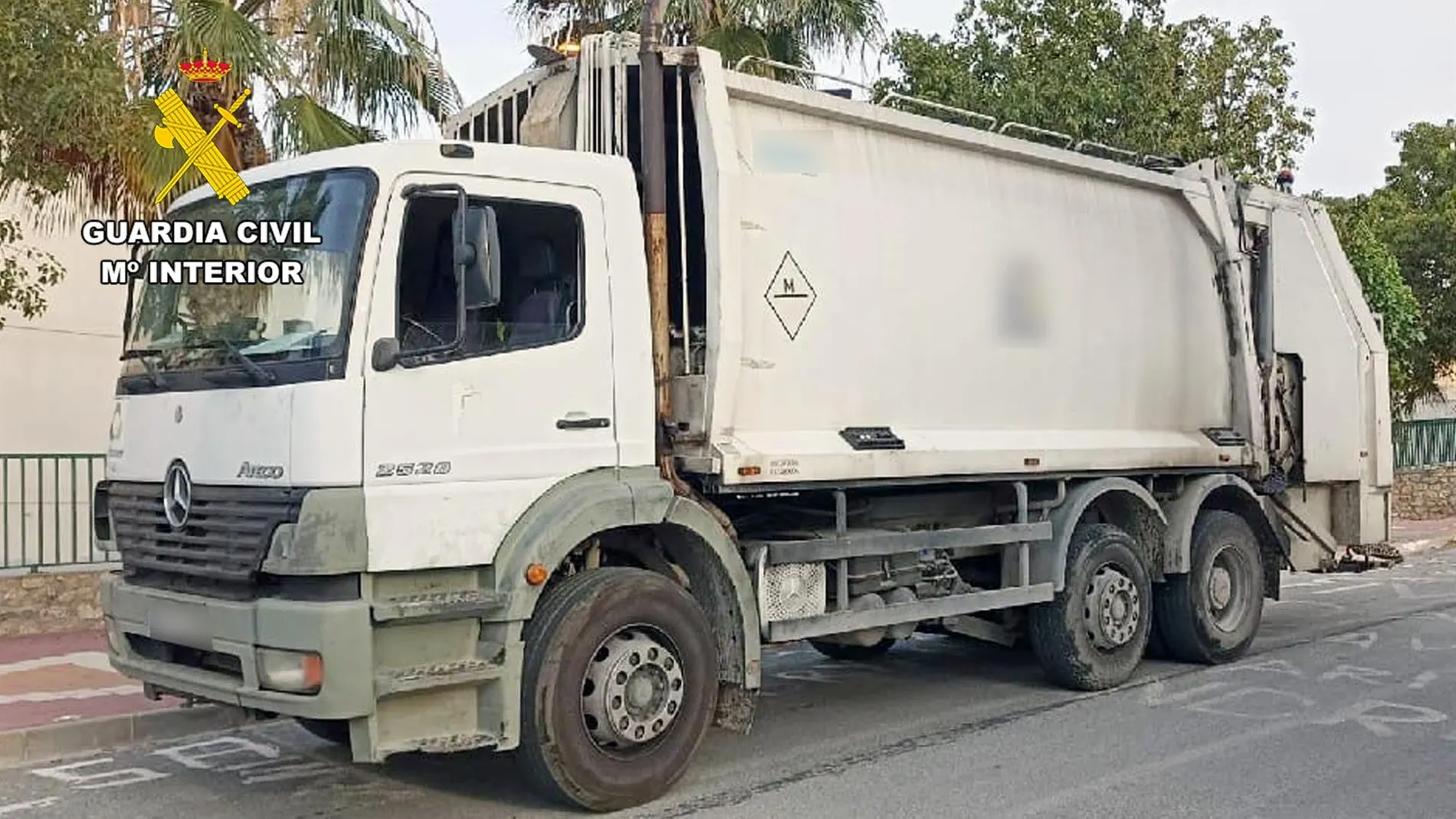 MURCIA.-Sucesos.- Guardia Civil identifica a 2 jóvenes por robar un camión de basura y otros 3 por grabar la escena con su móvil
