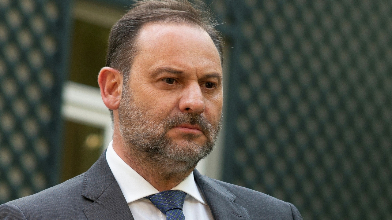El juez rechaza la renuncia de Ábalos a su abogado por "fraude de ley" y le avisa que celebrará la vistilla de prisión