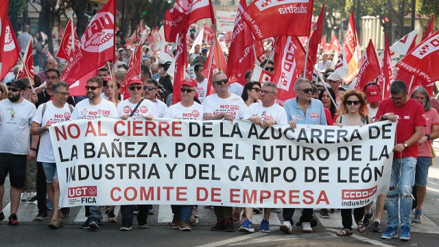 Manifestantes por las calles de León