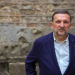 Sergio Vila-Sanjuán en la plaza de Sant Felip Neri de Barcelona