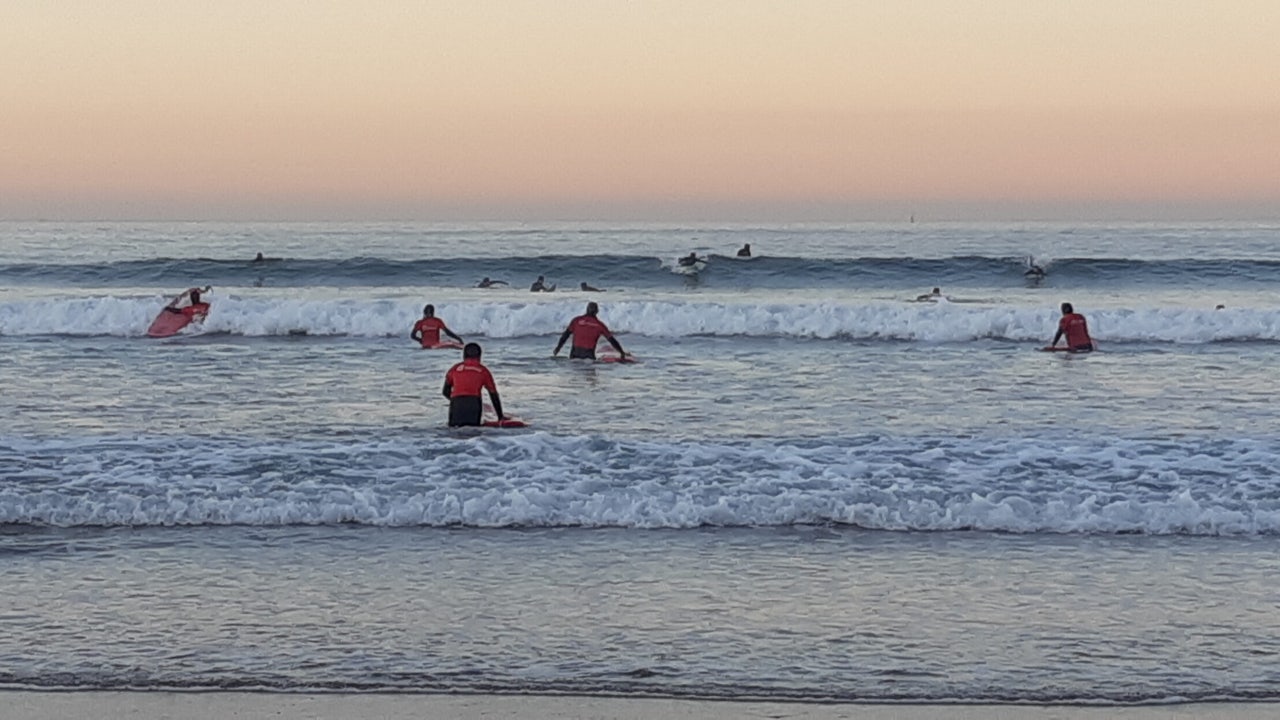 Estas son las mejores playas de las Rías Baixas para los amantes del surf