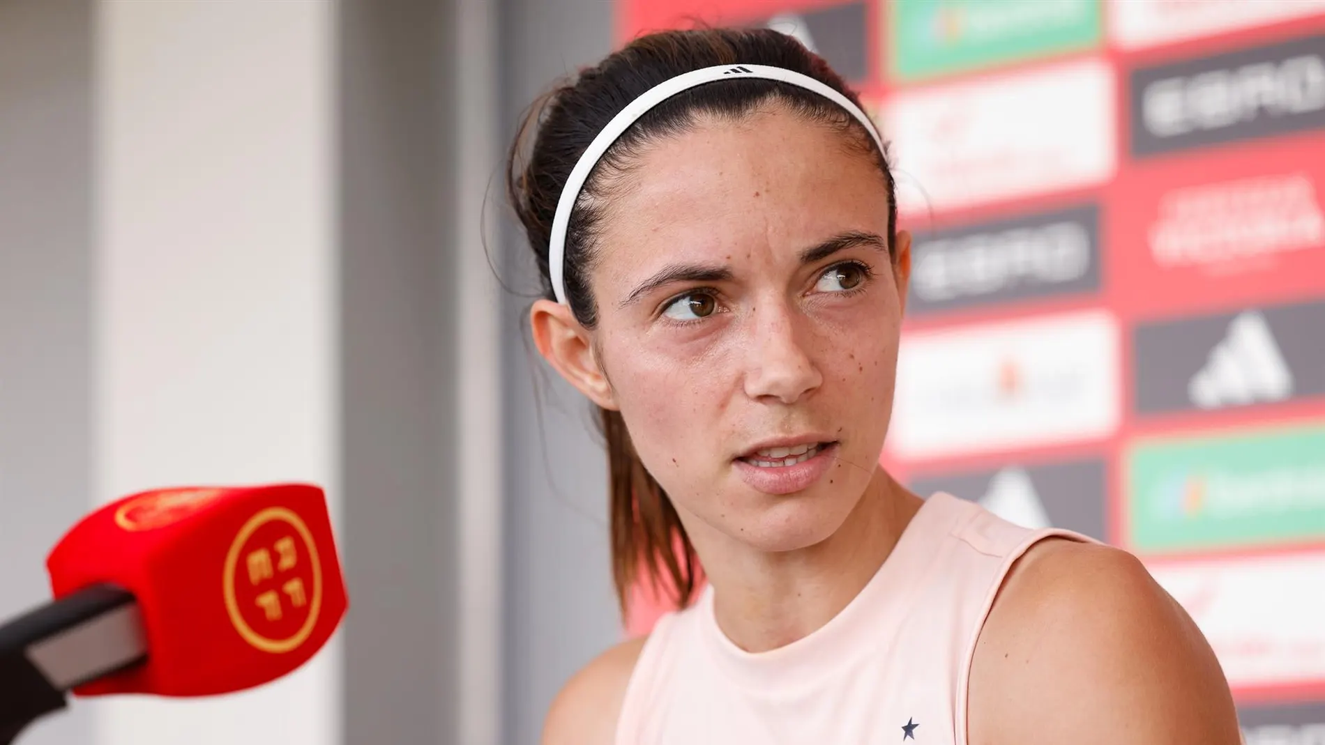 Fútbol/Selección.- Aitana Bonmatí, ingresada con una meningitis a una semana de la EURO