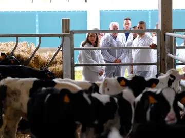 González Corral visita una explotación ganadera en Zamora González Corral visita una explotación ganadera en Zamora