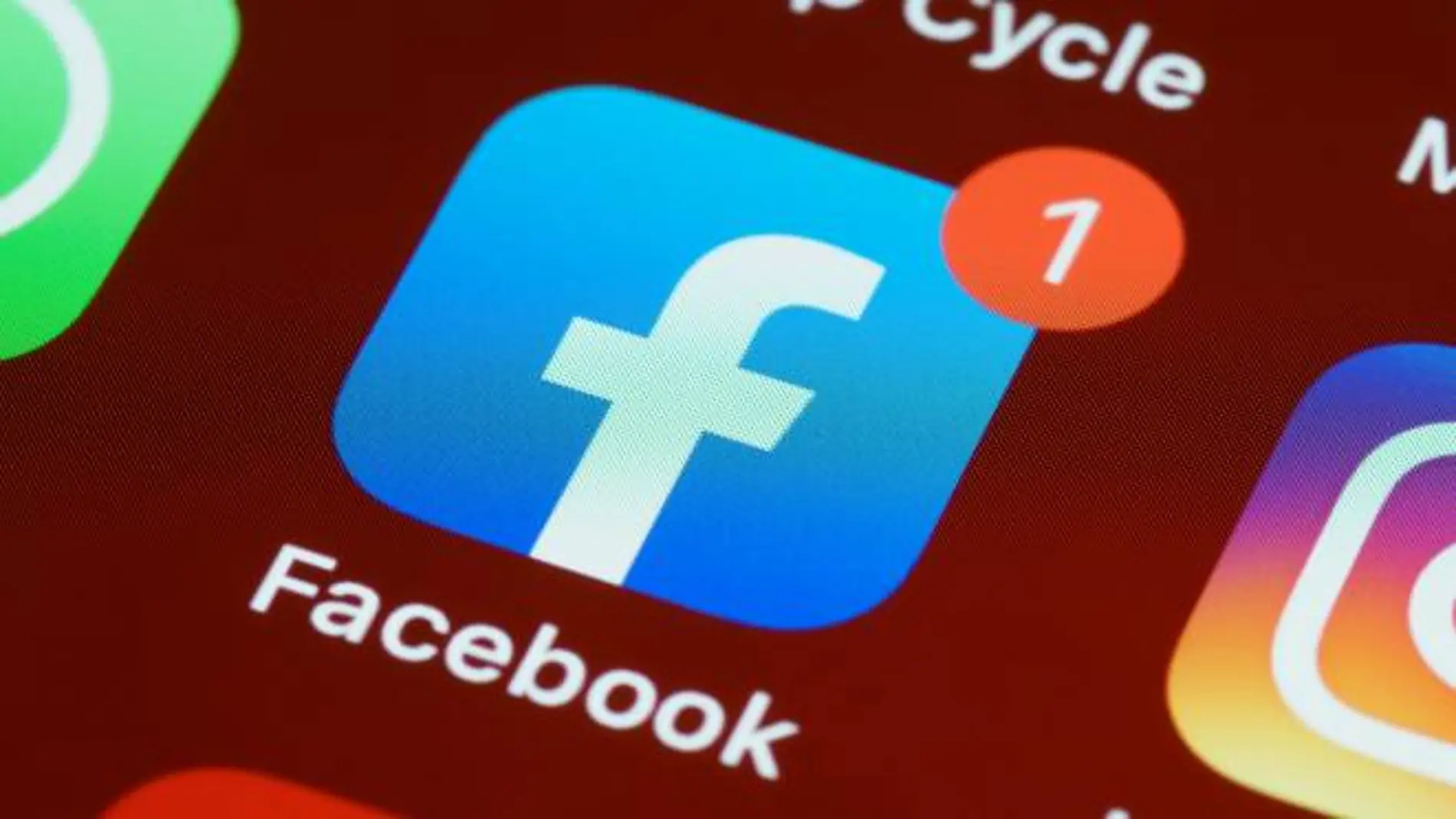 Meta activa por defecto el análisis automático de fotos en Facebook, alerta sobre privacidad