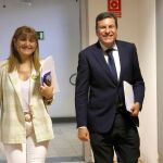 El consejero de Economía, Carlos Fernández Carriedo, junto a Maribel Campos