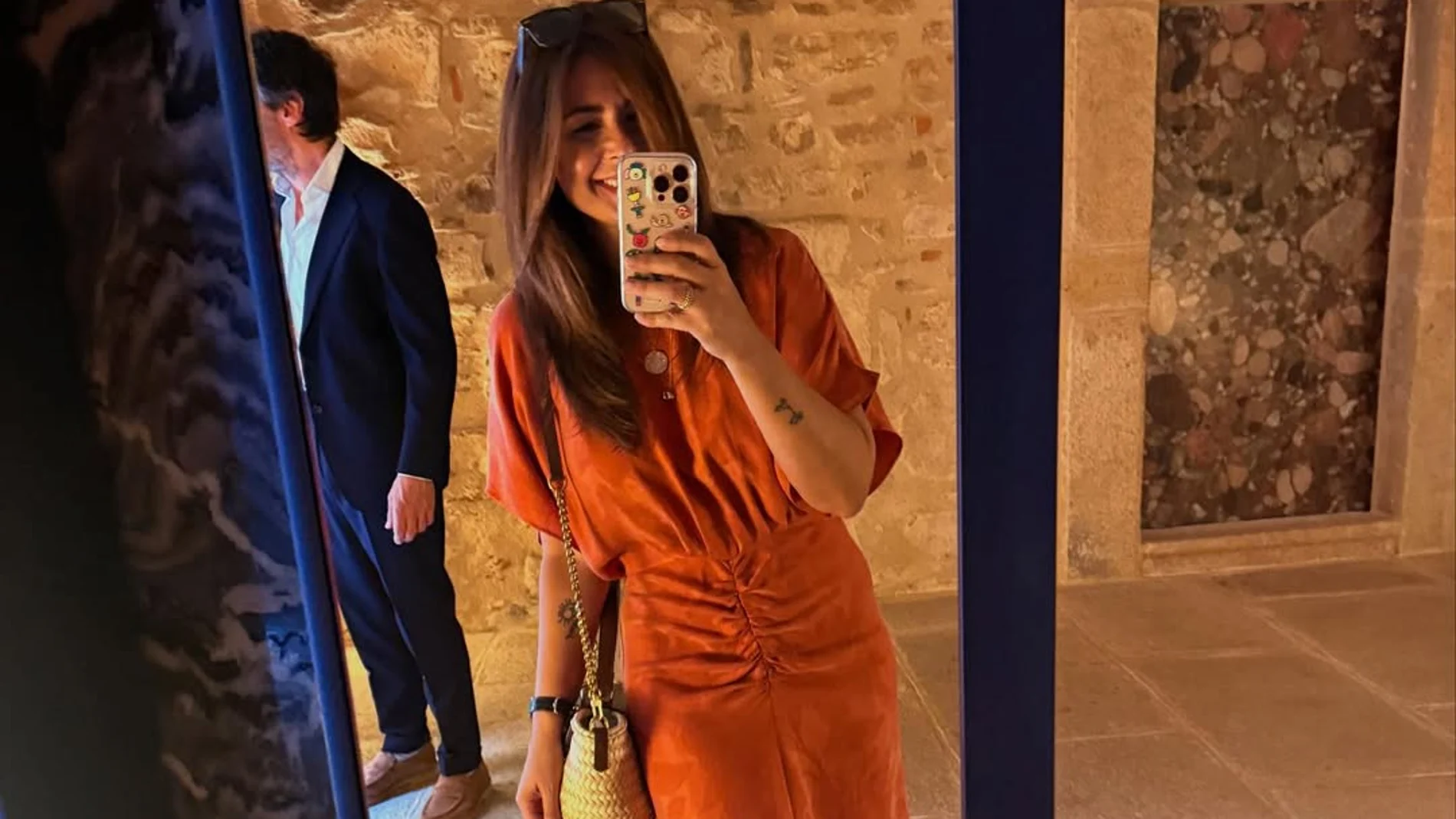 Nuria Roca con vestido de invitada perfecta.