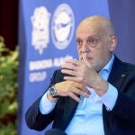 Javier Tebas participa en un seminario en colaboración con la Universidad Euneiz