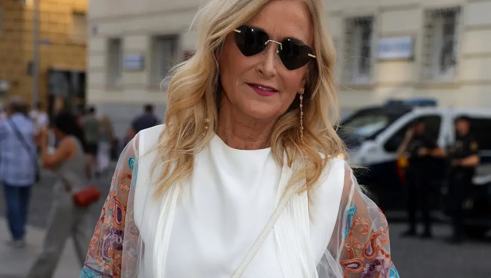 Cristina Cifuentes revela el "regalazo" que Miguel Bosé le ha hecho por su cumpleaños