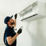 Instalador de equipos de aire acondicionado 