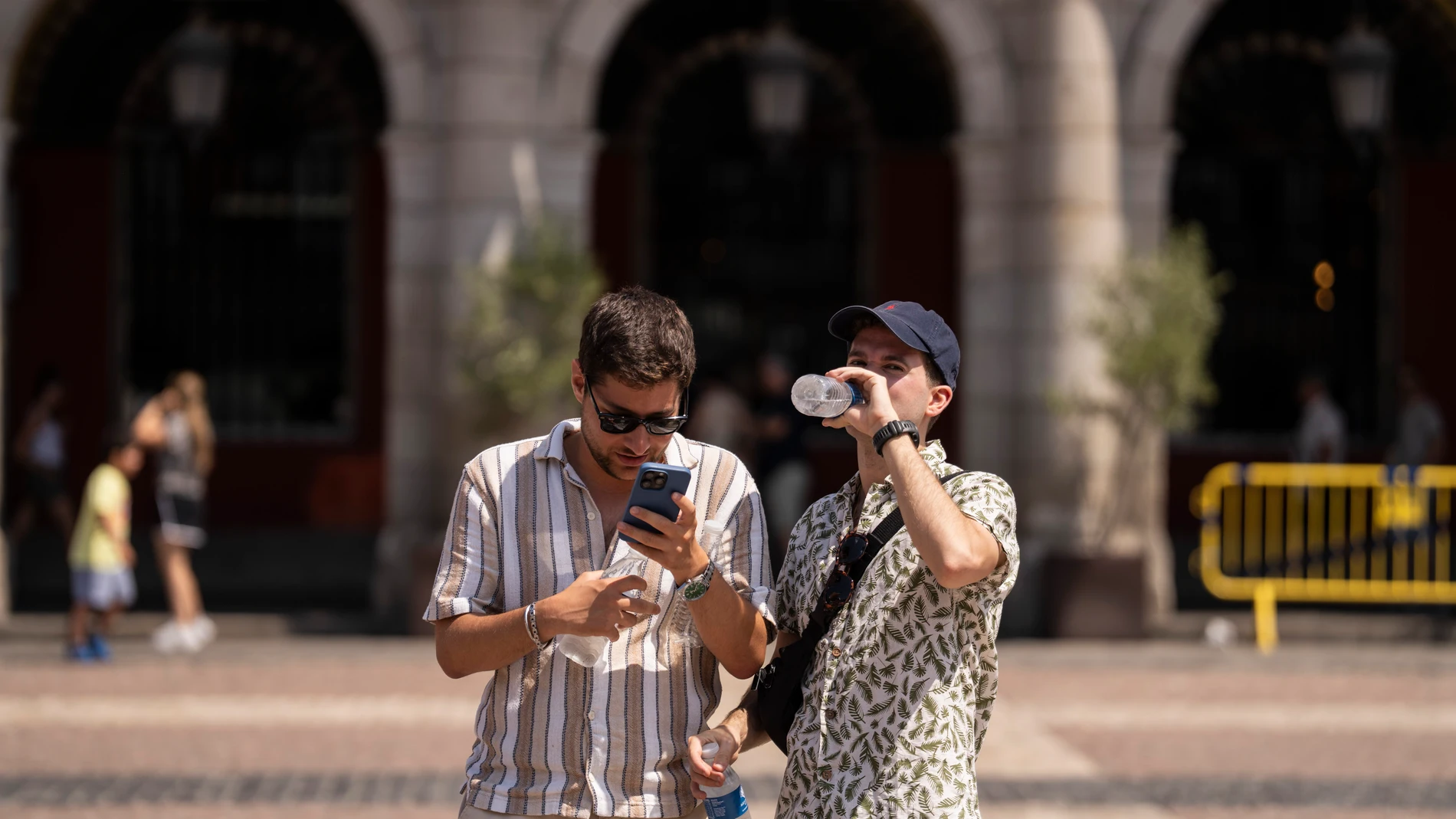 Turistas en el centro de Madrid un día de calor