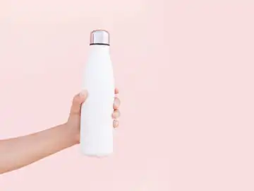 Imagen de archivo de una botella térmica Imagen de archivo de una botella térmica