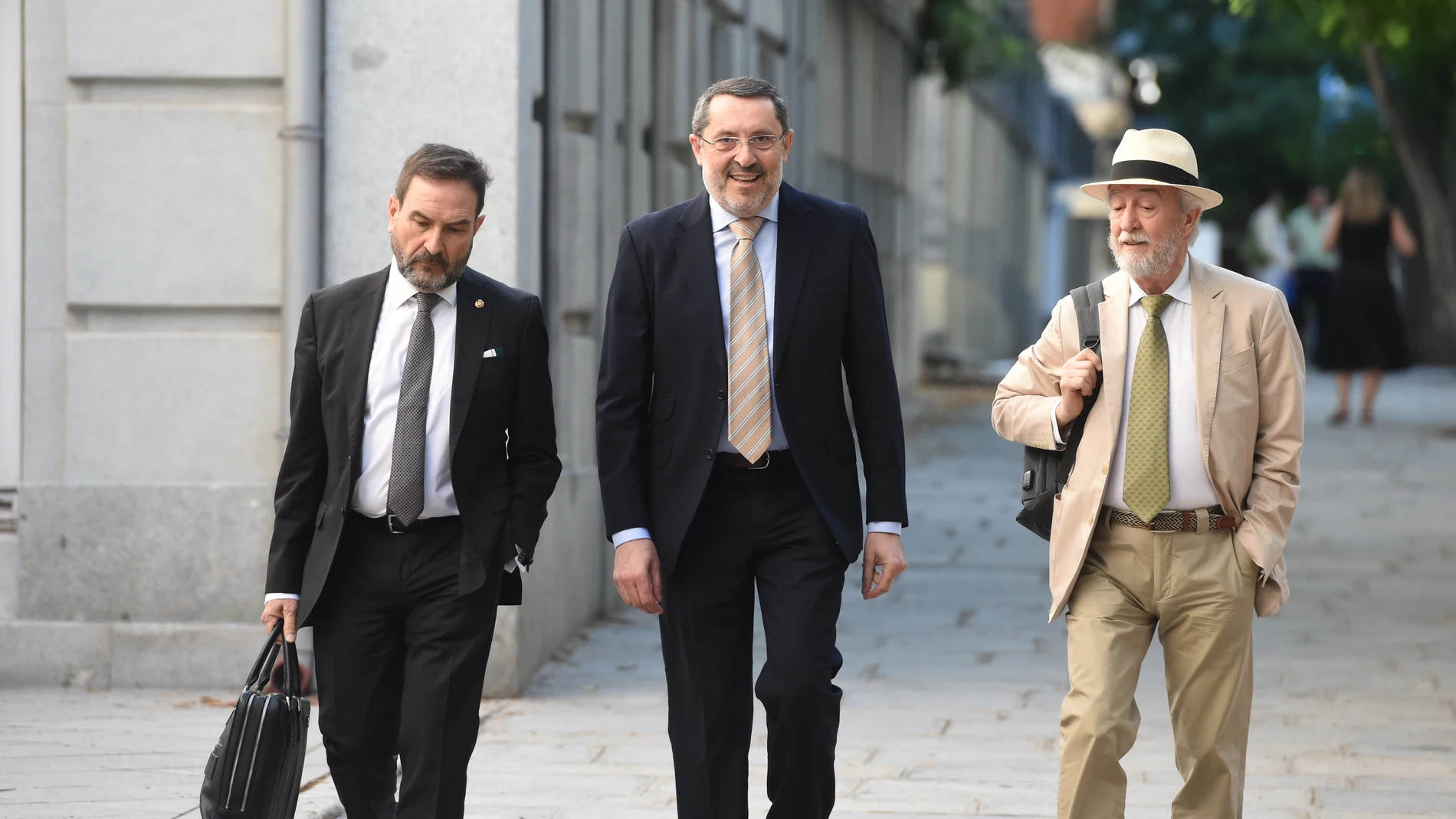 El empresario José Ruz llega al Tribunal Supremo a declarar por el ‘caso Koldo’, a 4 de julio de 2025, en Madrid (España). Los hermanos Fernández Menéndez, vinculados a la constructora Obras Públicas y Regadíos (OPR), están investigados por presuntas adjudicaciones irregulares de obras públicas a cambio de comisiones, tras mantener contactos y reuniones con Koldo, y utilizar su influencia en organismos como ADIF y la Dirección General de Carreteras. También, José Ruz, relacionado con Levantin...