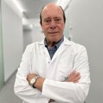El doctor José Antonio Vargas, especialista en Obstetricia y Ginecología en tratamiento de cáncer ginecológico