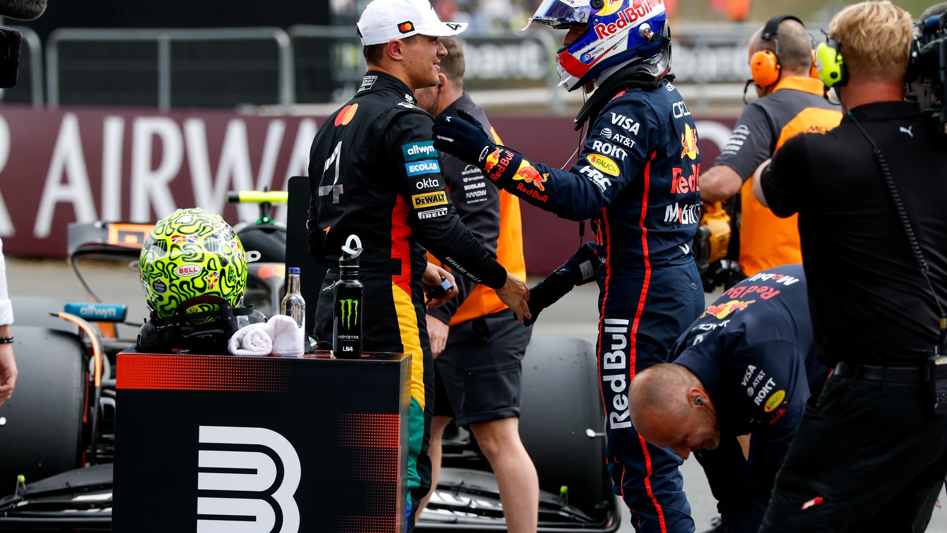 (Foto de ARCHIVO)VERSTAPPEN Max (ned), Red Bull Racing RB21, portrait and NORRIS Lando (gbr), McLaren F1 Team MCL39, portrait during the Formula 1 Qatar Airways British Grand Prix 2025, 12th round of the 2025 FIA Formula One World Championship from July 4 to 6, 2025 on the Silverstone Circuit, in Silverstone, United Kingdom - Photo DPPIAFP7 01/01/2000 ONLY FOR USE IN SPAIN