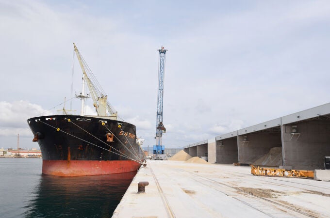 El Puerto de Castellón crece un 25,6% en un año en tráficos vinculados al sector cerámico