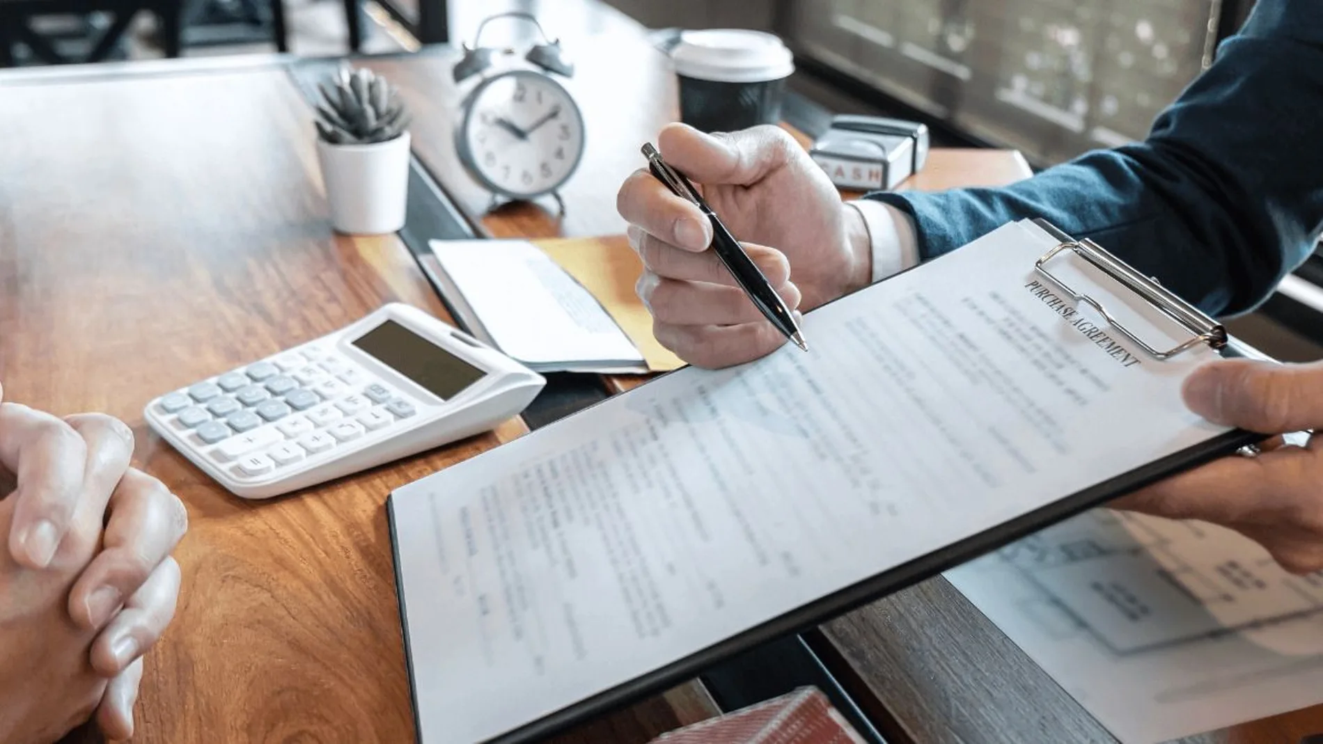 ¿Cuánto tienes que cobrar para comprar un piso de 500.000 euros?