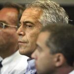El FBI confirma el suicidio de Jeffrey Epstein y descarta la existencia de una lista de clientes