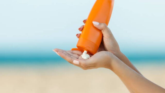 Cómo escoger la mejor crema solar para protegerte del sol en verano 