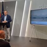 El consejero Juan María Vázquez durante la rueda de prensa de presentación del estudio del seguimiento y análisis del Mar Menor