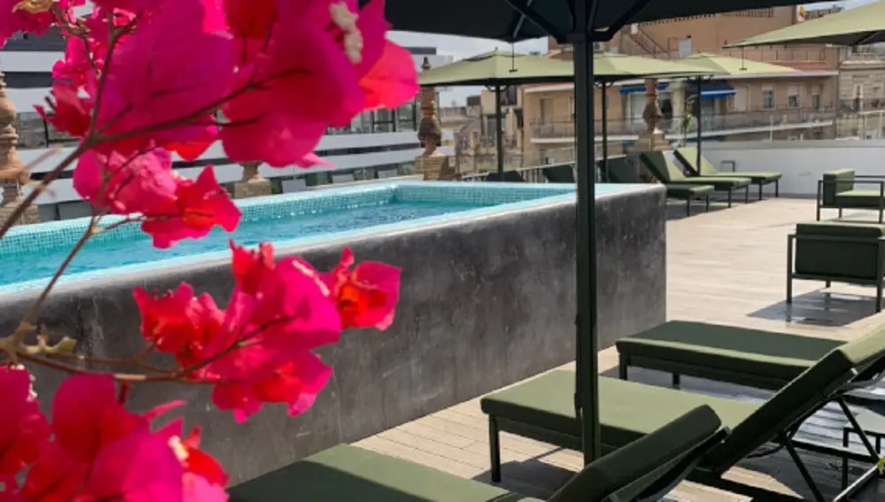 Piscina de Aquitania Home Suites