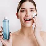 Los mejores tónicos exfoliantes para piel grasa: limpian, afinan poros y controlan el brillo