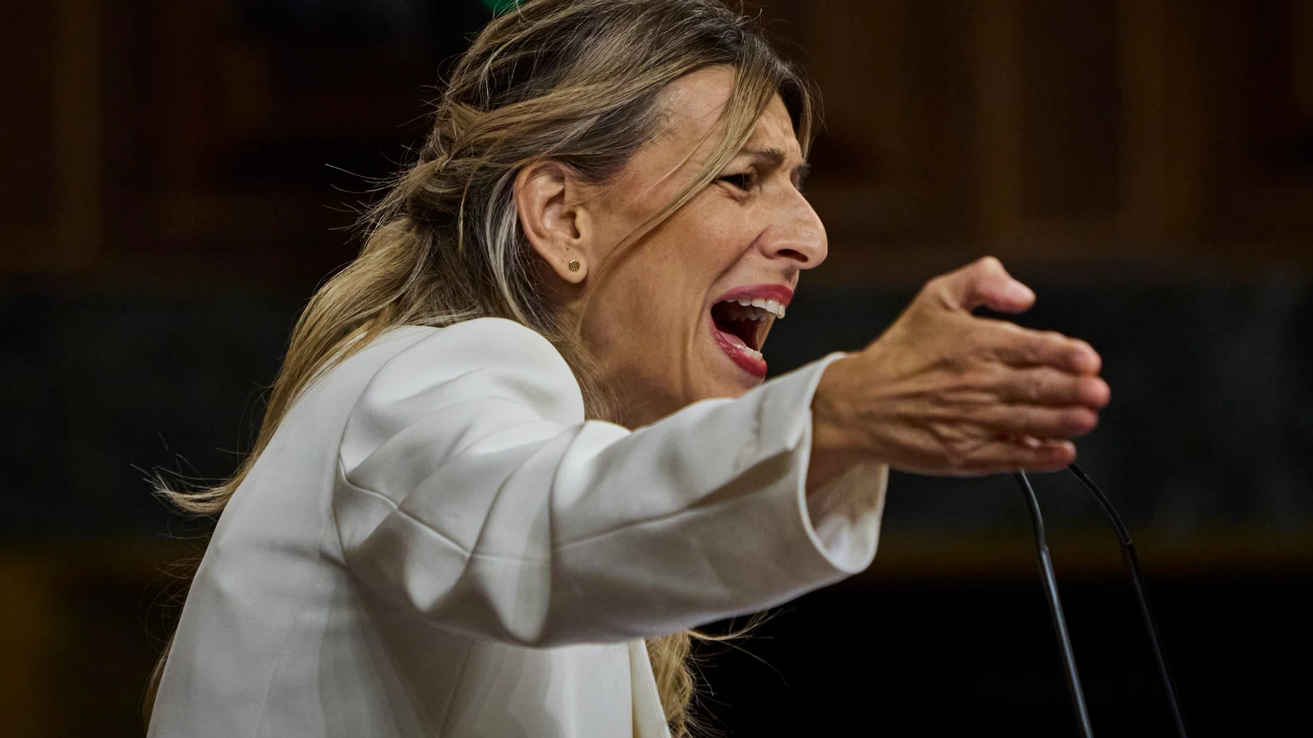 Yolanda Diaz (Sumar). Comparecencia, a petición propia, del Presidente del Gobierno Pedro Sánchez ante el Pleno del Congreso de los Diputados al objeto de informar sobre los presuntos casos de corrupción que afectan a su partido. Comparece además, Yolanda Díaz, María Jesús Montero Cuadrado, Felix Bolaños, por el PP, Alberto Nuñez Feijoo, Miguel Tellado, Ester Muñoz.© Alberto R. Roldán / Diario La Razón.09 07 2025