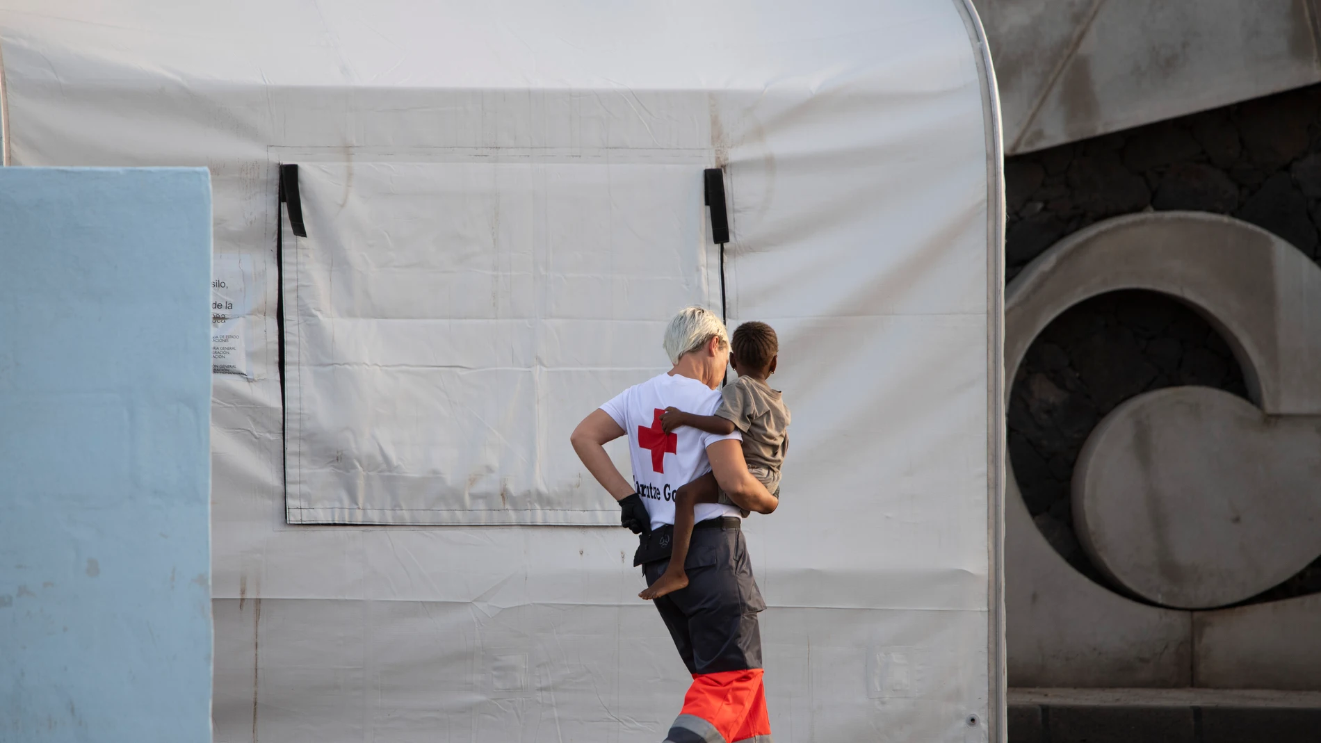 El Defensor de la Infancia pide proteger a los menores migrantes