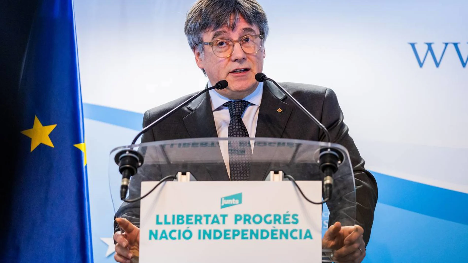 Puigdemont cree que el debate en el Congreso va de poder y se desmarca de "los dos bandos"