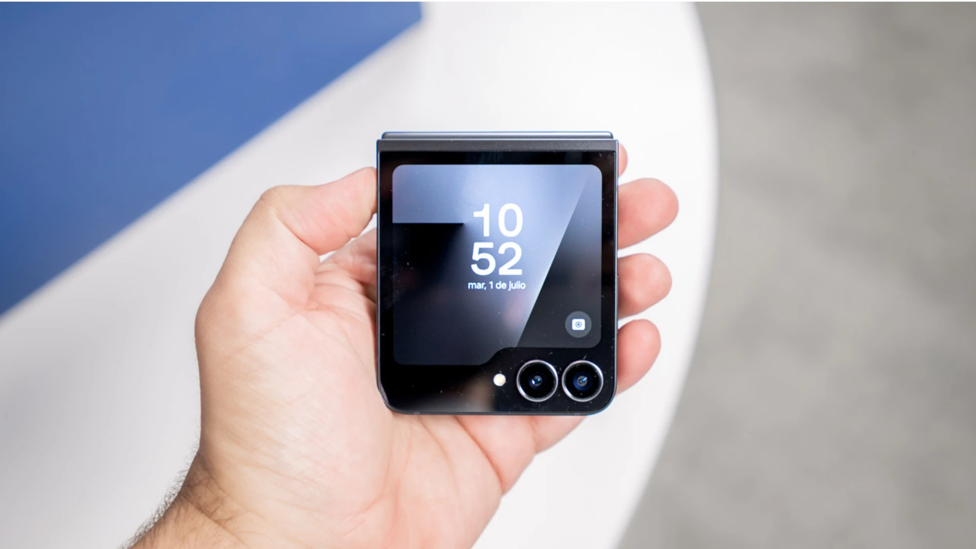 La pantalla externa del Samsung Galaxy Z Flip7 FE es casi idéntica a la del Galaxy Z Flip6
