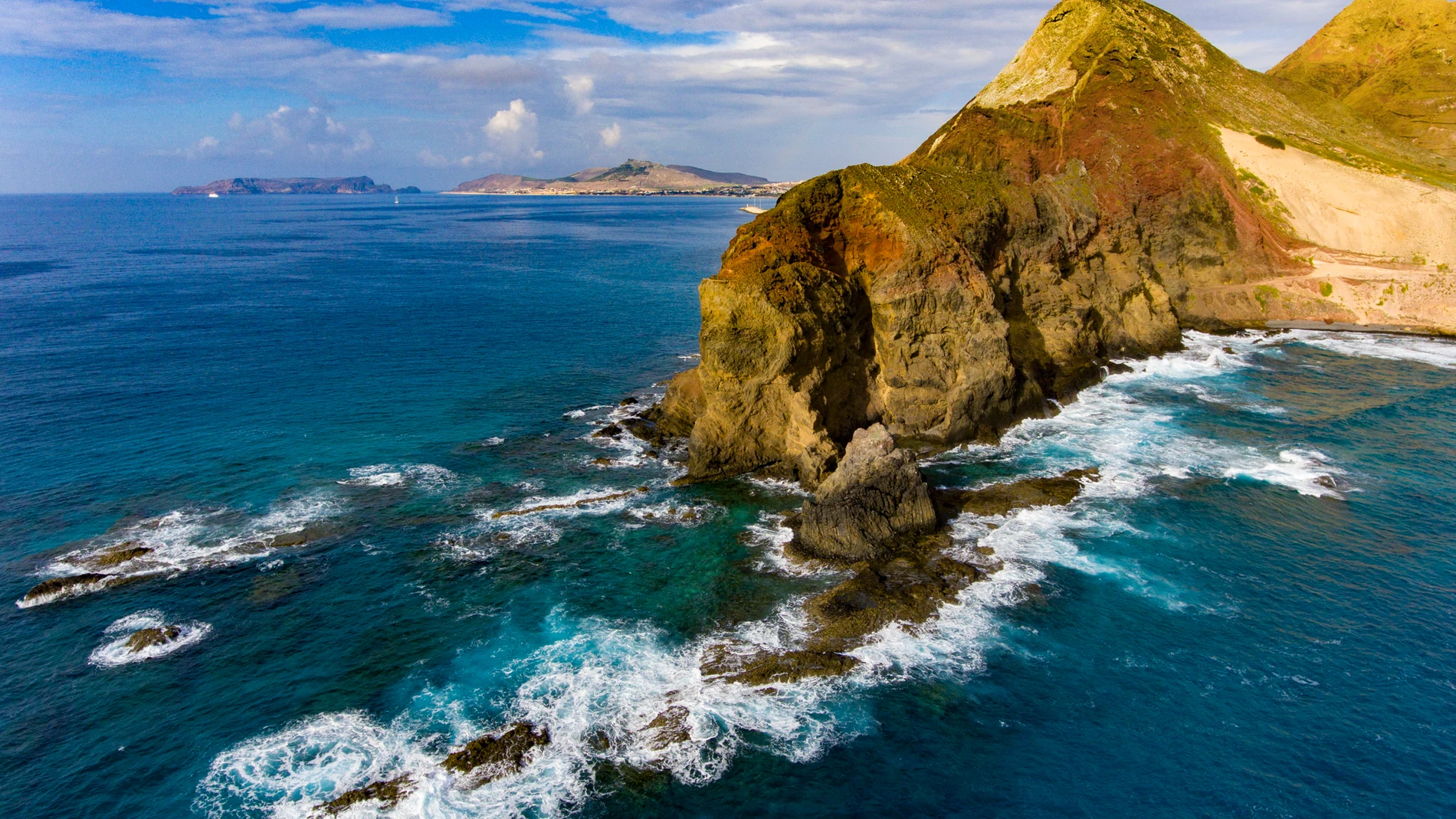 Porto Santo REMITIDA / HANDOUT por ANDRE CARVALHO Fotografía remitida a medios de comunicación exclusivamente para ilustrar la noticia a la que hace referencia la imagen, y citando la procedencia de la imagen en la firma 09/07/2025