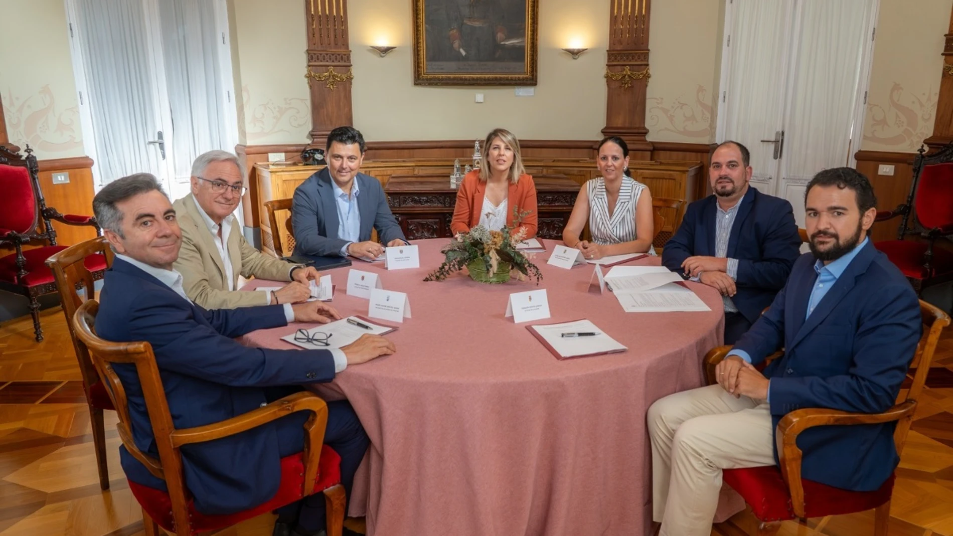 Los alcaldes de los siete municipios de la comarca durante la reunión REMITIDA / HANDOUT por AYUNTAMIENTO DE CARTAGENA Fotografía remitida a medios de comunicación exclusivamente para ilustrar la noticia a la que hace referencia la imagen, y citando la procedencia de la imagen en la firma 10/07/2025