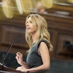 Álvarez de Toledo reclama elecciones ante un Sánchez "zombi" al que apoyan sus socios para "seguir exprimiéndolo"