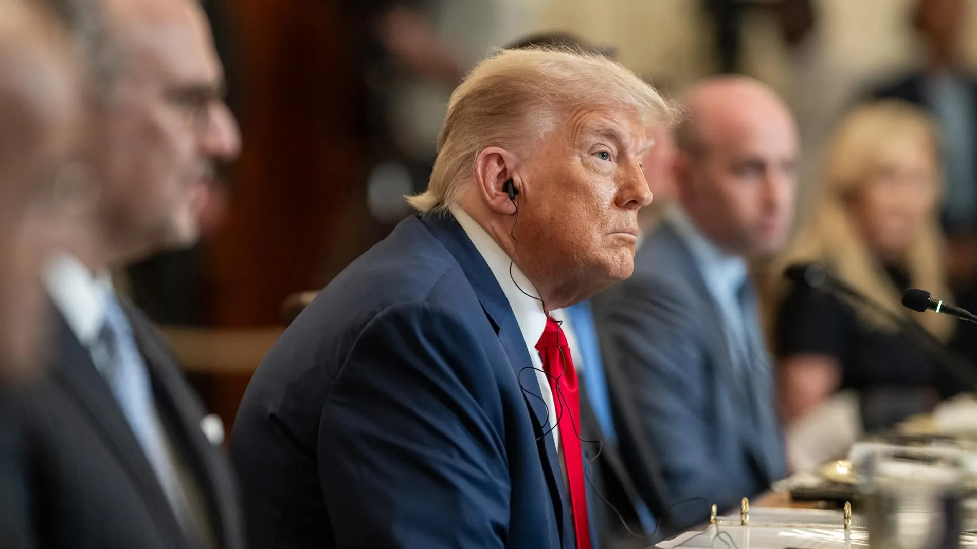EEUU.- Un juez bloquea temporalmente la orden ejecutiva de Trump que busca acabar con la ciudadanía por nacimiento