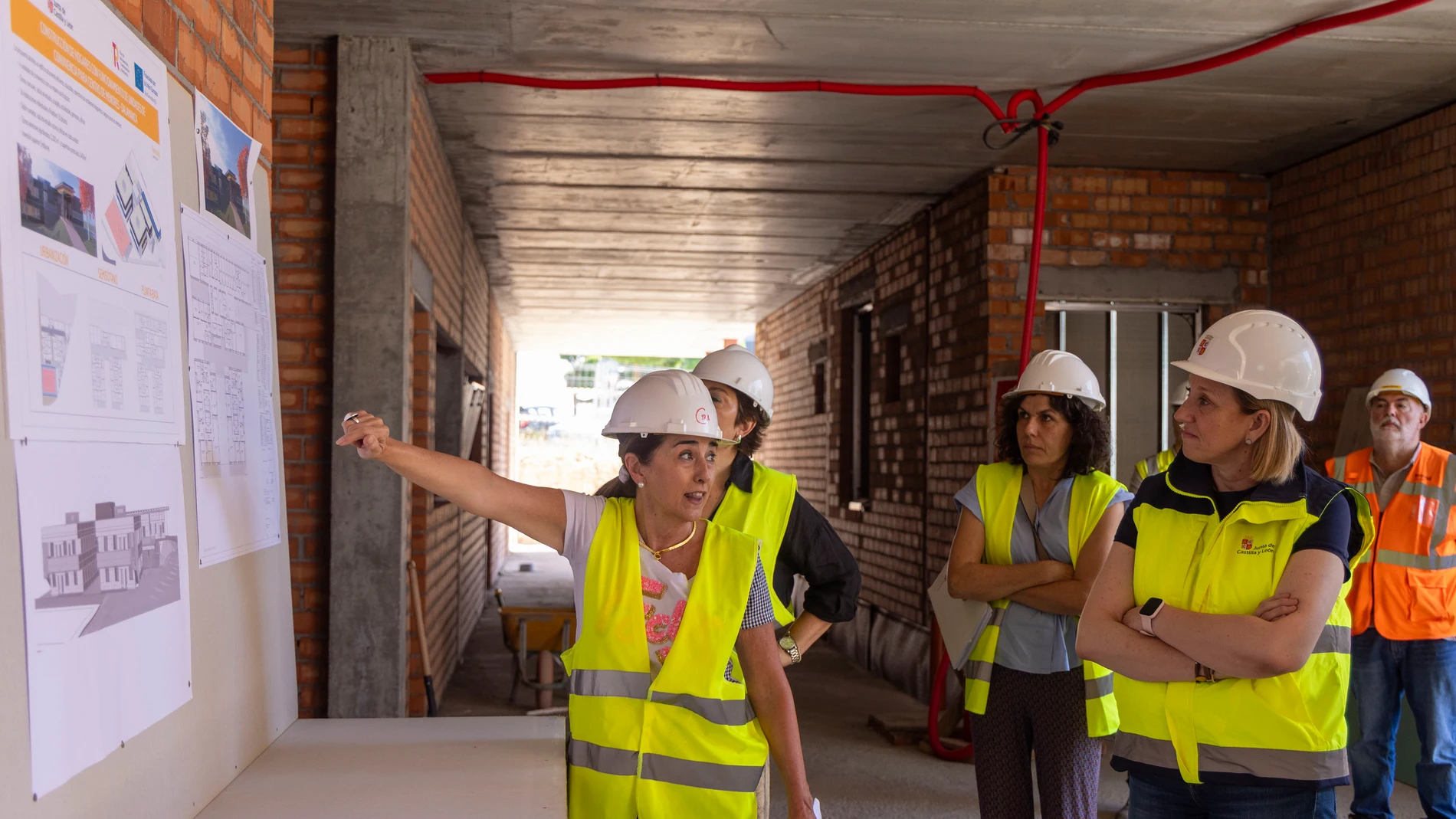 La vicepresidenta Isabel Blanco visita la nueva residencia para menores protegidos "Los Molinos" de Salamanca