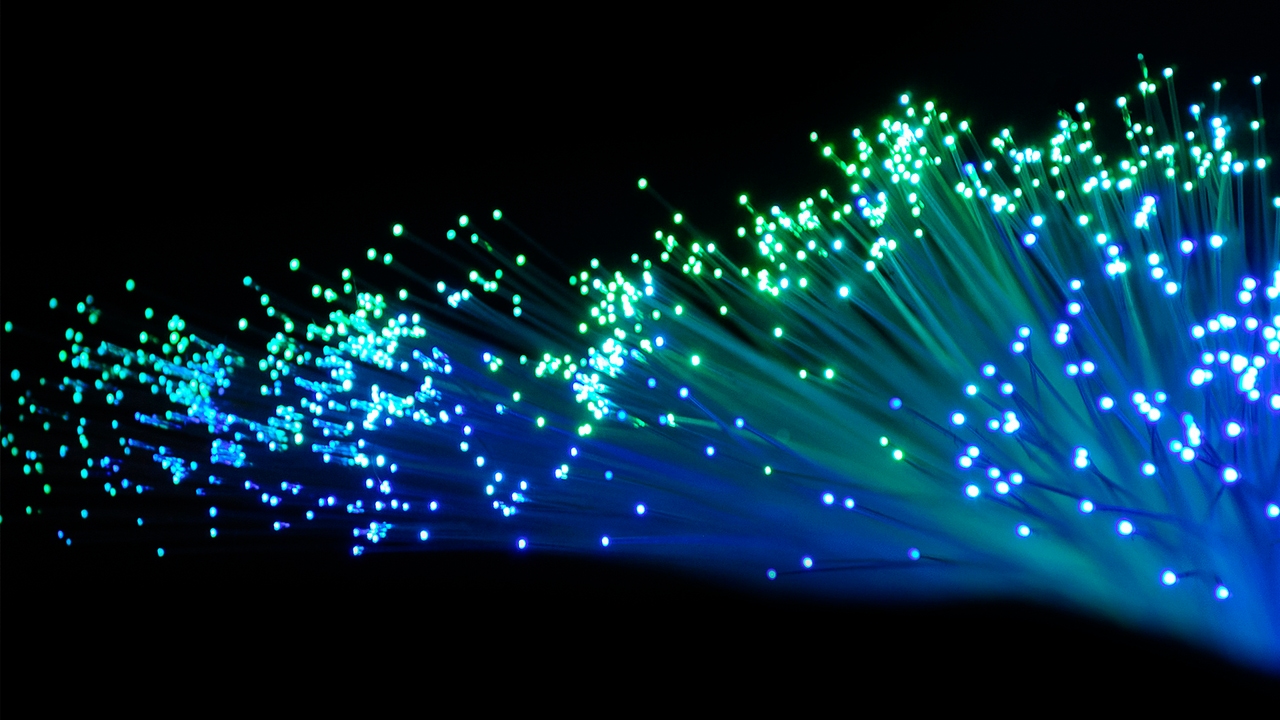 MásOrange y Vodafone crean la mayor empresa de fibra óptica de España: así es PremiumFiber
