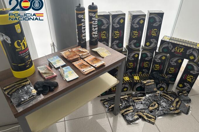 Botellas De Gas De La Risa Incautadas En Una Operación Policial En Ronda