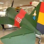 Luchó en la Guerra Civil y en la guerra mundial y todavía puedes verlo volar en España: la historia de este avión es un caso aparte