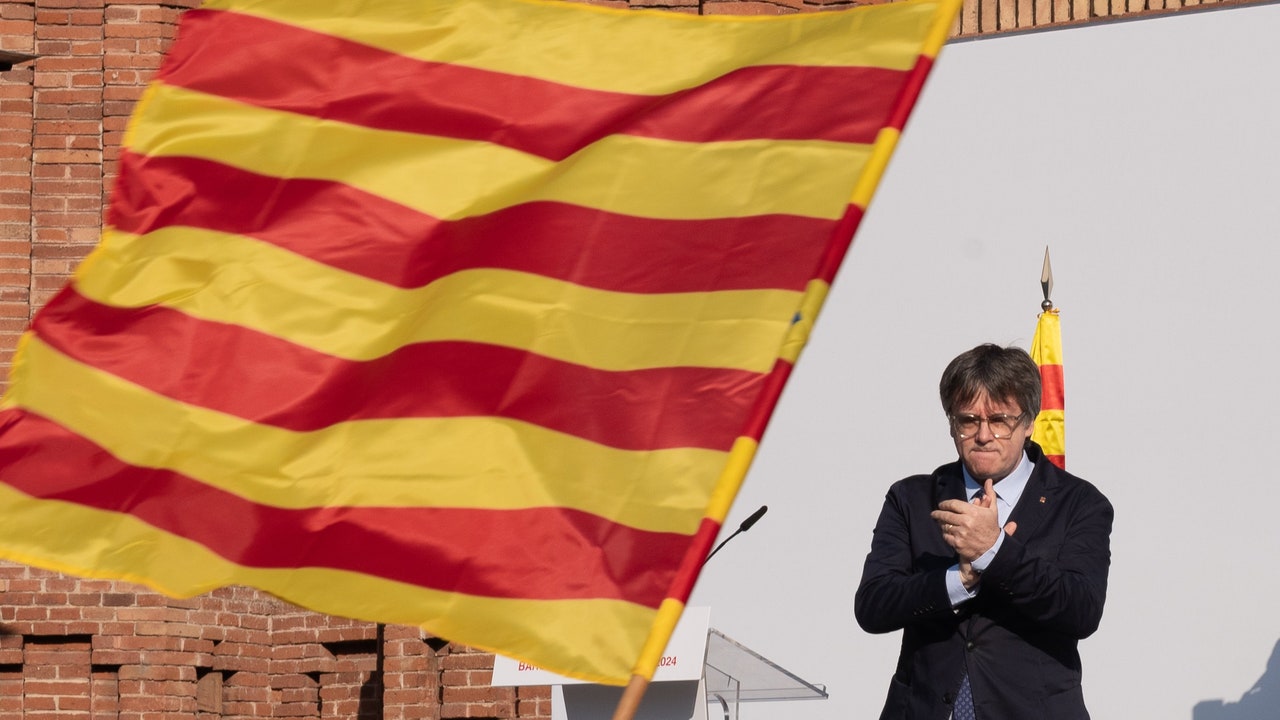 Un mando de los Mossos justifica la no detención de Puigdemont en la maniobra de distracción de la comitiva de Junts