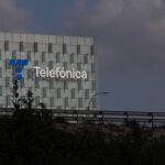 Economía.- Telefónica compra a CDPQ su mitad de FiBrasil por 131 millones y se hace con el 100% de la 'fiberco'