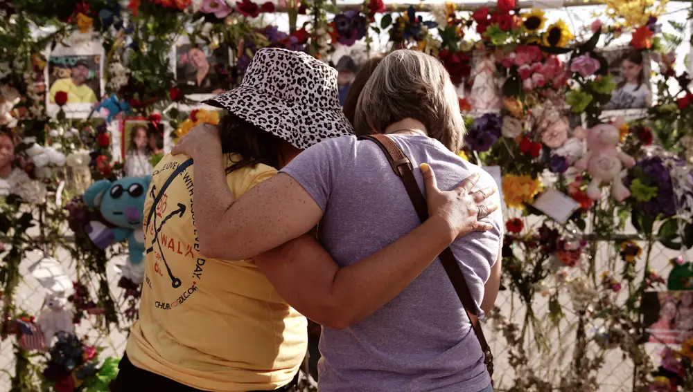 US President Trump visits Texas flood sites
