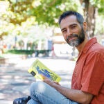 Toni Sánchez, novelista:Ahora ya no es el Estado quien te vigila sino tu vecino o tu amigo
