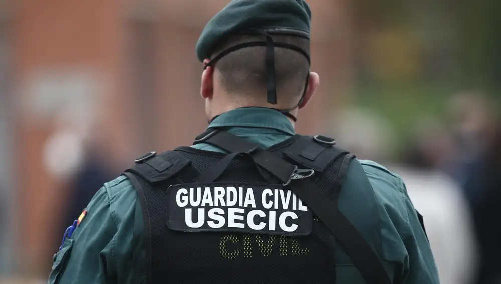 MURCIA.-Amplio despliegue de la Guardia Civil en Torre Pachecho (Murcia) para contener los disturbios
