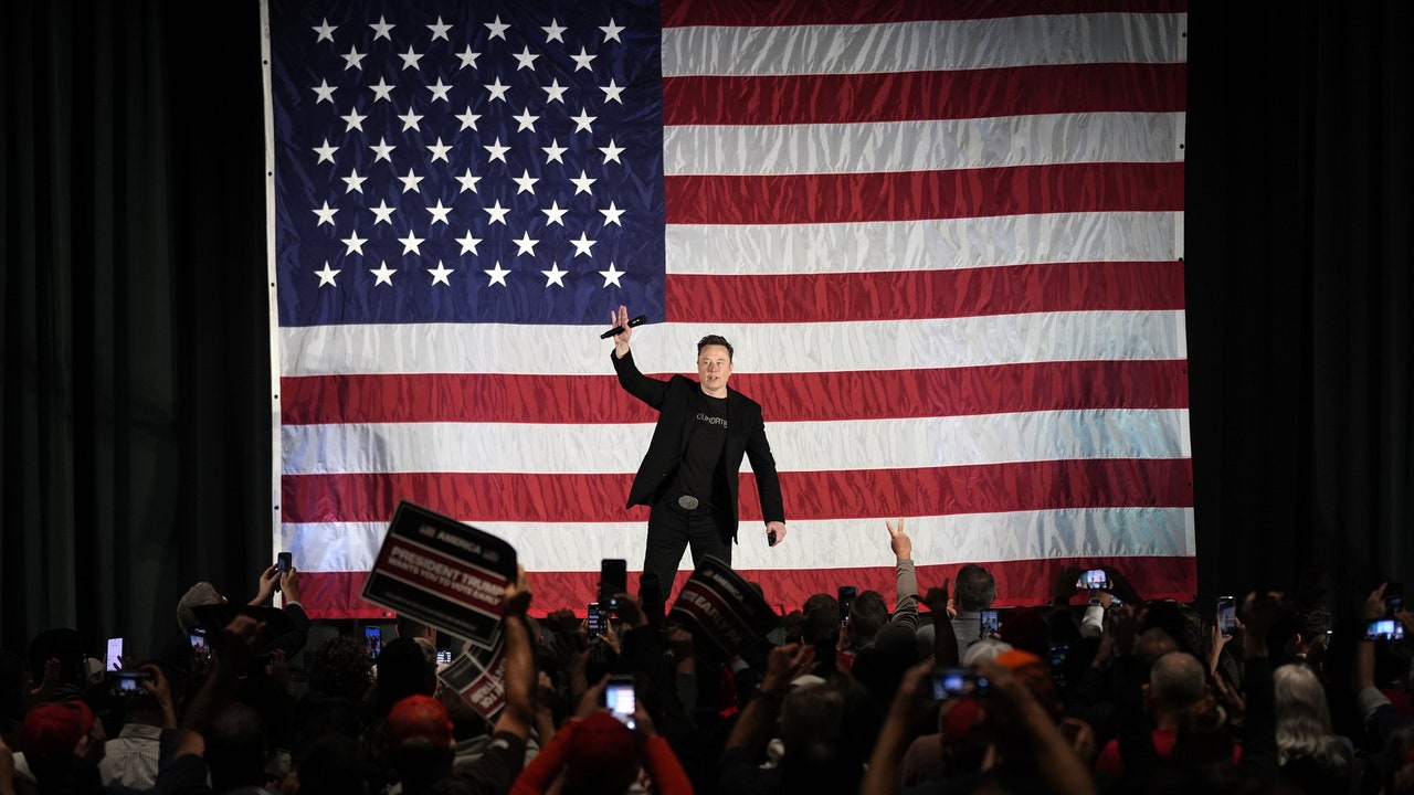 Elon Musk se alía en secreto con China: necesita su dinero