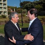 Mañueco saluda a Antonio Cunha hoy en Oporto 